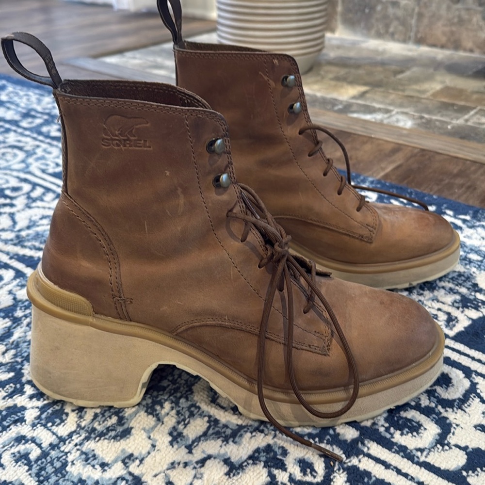 SOREL HI-LINE HEEL LACE WOMEN'S BOOTS